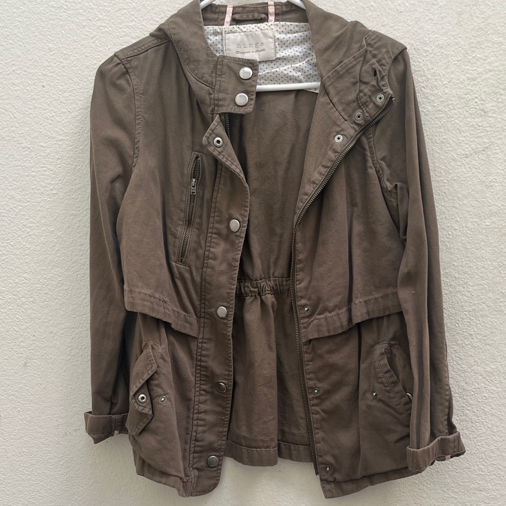 Hinge Utility Jacket in army green/tan